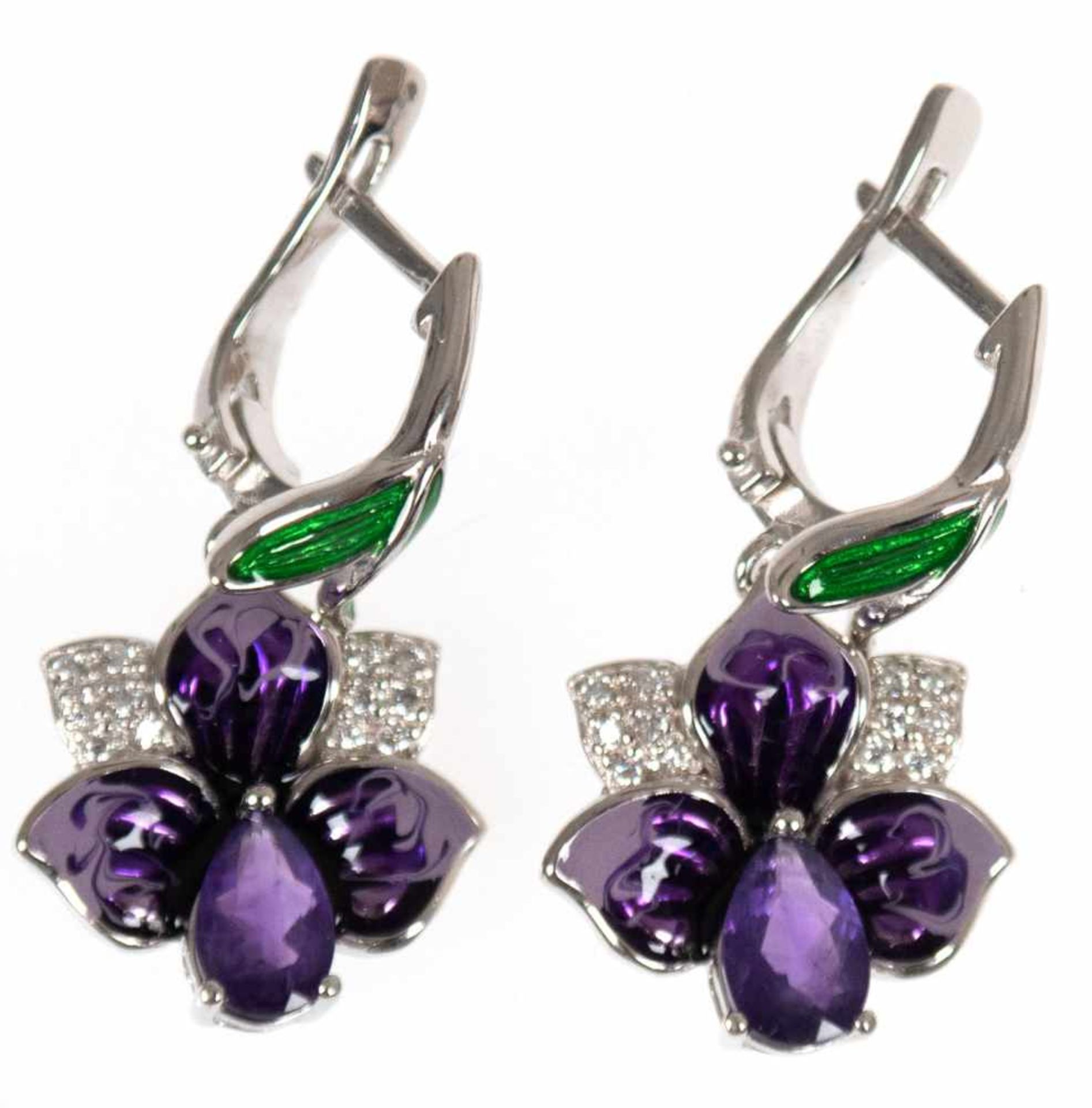 Ohrringe, 925er Silber, rhodiniert, emailliert, mit Zirkonia, facettierten Amethyst-Tropfen, Länge