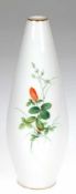 Meissen-Vase, 50er Jahre, polychrome Wiesenblumenmalerei, Goldrand, 1. Wahl, Balusterform, H. 23 cm