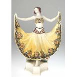 Goldscheider-Figur "Tänzerin Ruth", Keramik, Entwurf Rosé, auf dreipassigem Sockel stehende