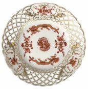 Meissen-Teller, Reicher Drache, rot, goldschattierter, durchbrochener Rand, 1. Wahl, Dm. 15,5 cm