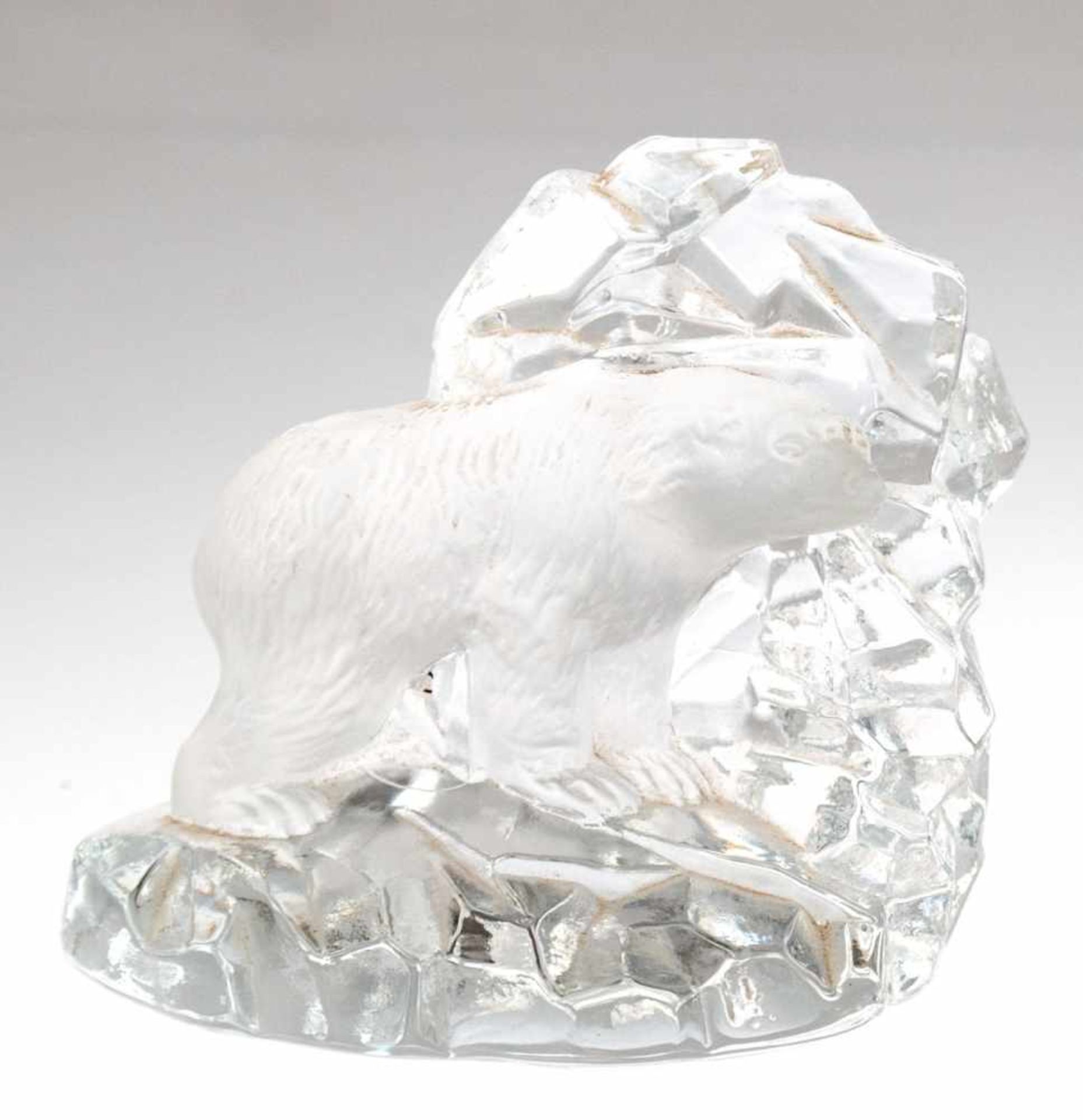 Briefbeschwehrer "Eisbär vor Eisblock", farbloses Glas, H. 11 cm