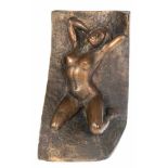 Relief-Figur "Weiblicher kniender Akt", Bronze, mit Prägestempel "PK", H. 23,5 cm