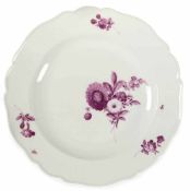 Meissen-Teller, um 1760, Purpurrote Blumenmalerei, Neuer Ausschnitt, Stand min. best., 1. Wahl, Dm.