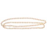 Endlos Akoya-Perlenkette, cremefarben, Dm. der Perlen ca. 6 mm, feiner Lüste, gute Qualität, L. ca.