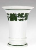 Meissen-Vase, Weinlaub, 1. Wahl, Trompetenform, H. 10 cm