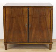 Biedermeier-Halbschrank, Mahagoni furniert, 2-türiger Korpus, 82x87x45 cm