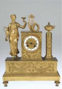 Empire-Figurenpendule, Frankreich um 1810, Bronze feuervergoldet, vollplastische Darstellung einer