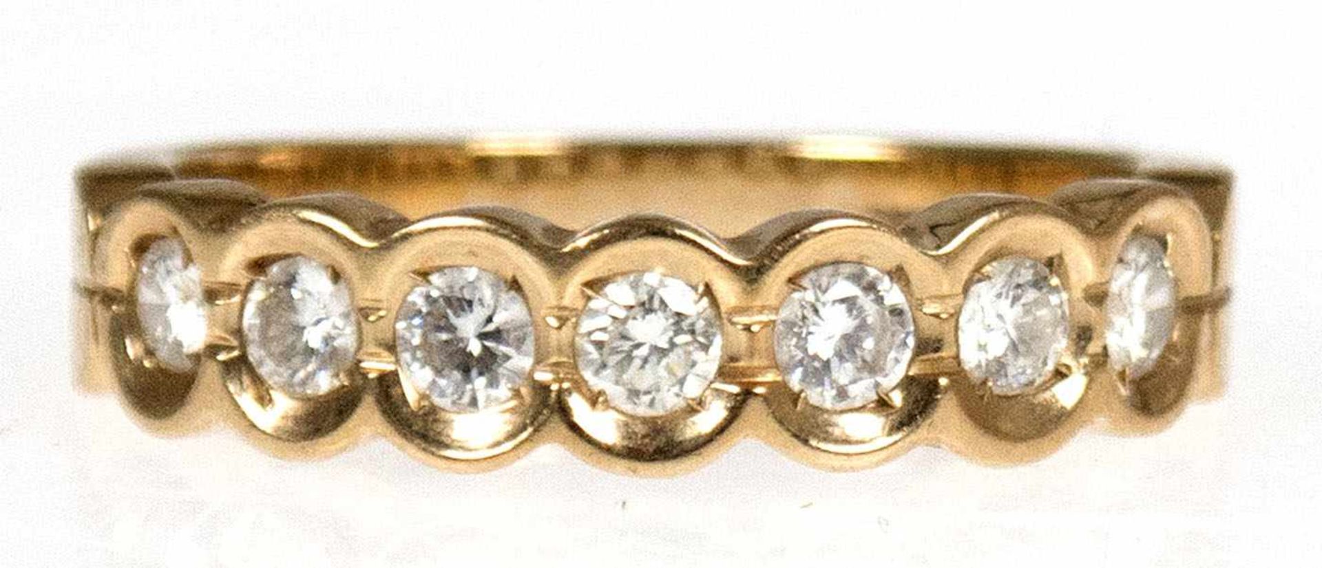 Halbmemory-Ring, 585er GG, 7 Brillanten zus. 0,50 ct., punziert, RG 55, Innendurchmesser 17,5 mm,