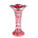 Jugendstil-Vase, USA um 1900, hellrotes Glas mit flächendeckender ornamentaler Silberauflage,