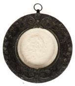 Relief-Plakete "Augustus II", runder Ausschnitt, Dm. 6,5 cm, hinter Glas und Rahmen