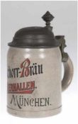 Bierkrug, um 1900, Keramik, Pschorr-Bräu Bierhallen München, graue Salzglasur, Zinndeckel,