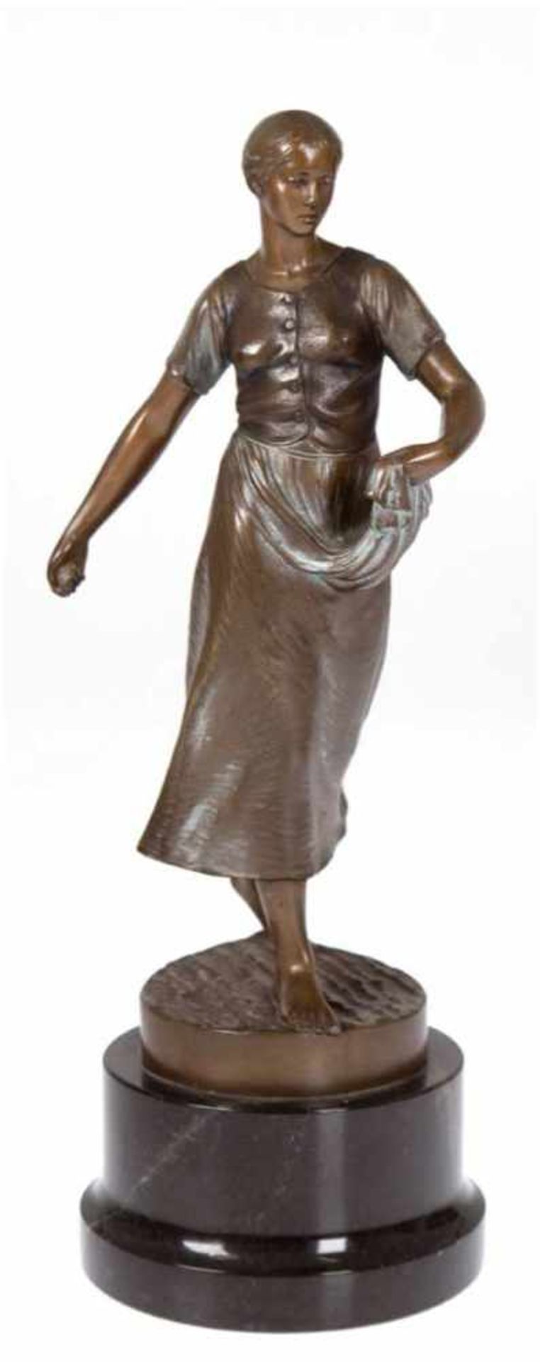 Müller Crefeld, Adolf (1863 Krefeld-1934 ebenda) "Säende junge Bäuerin", Bronze, braun