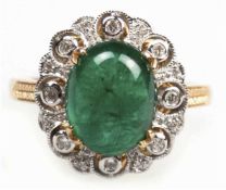 Ring, k GG, ges. 5,7 g, großer Smaragd- Cabochon von 4,02 ct., mit natürlichem Jardin,
