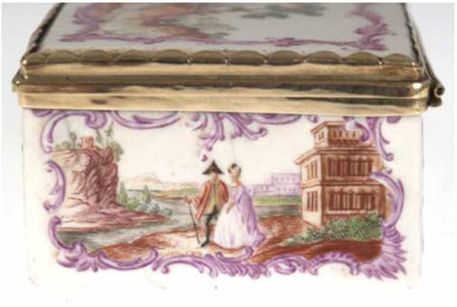 Deckeldose, 18. Jh., Porzellan, polychrome Malerei, umlaufende Landschaftsdarstellung mit - Image 5 of 5