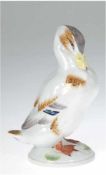 Meissen-Figur "Ente", Entwurf Erich Oehme, sign. und dat. '49, polychrom bemalt, H. 14,5