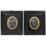 2 Daguerreotypien "Herr im Anzug" und "Dame mit Spitzenhaube", je 7,5x6 cm, hinter Glas im