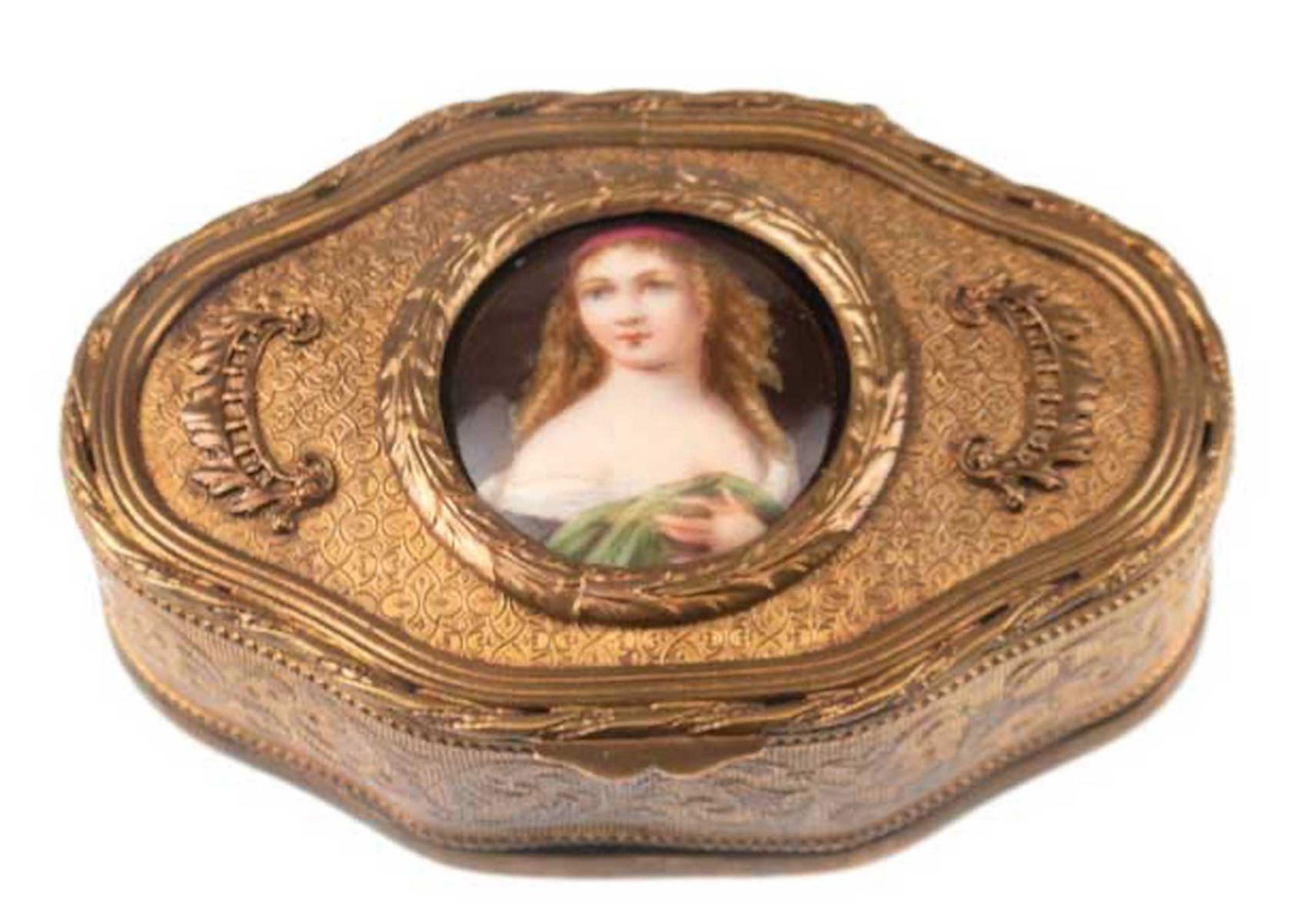 Schmuck-Dose, mit Porzellan-Miniatur "Porträt einer jungen Dame", um 1860, Messing,reliefier