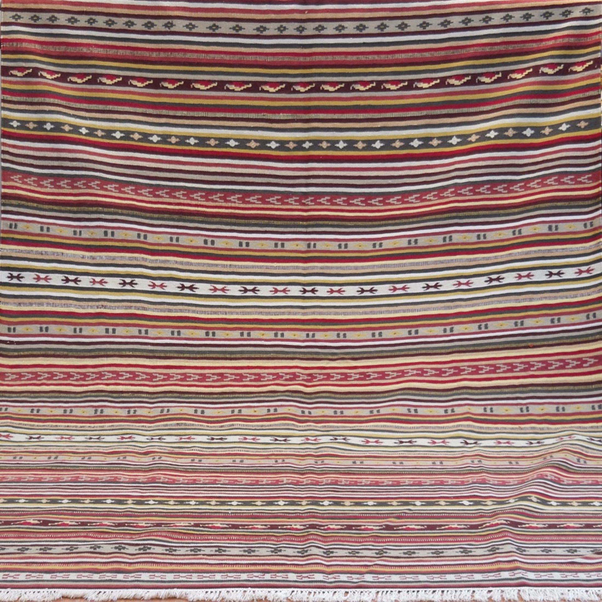 Türkischer Kelim, mehrfarbig, Streifenmuster, 1 kl. Loch, 300x200 cm