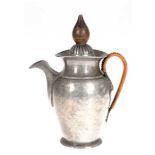 Bergisches Kaffeekännchen, um 1820, Zinn, punziert, Bandhenkel mit Bastwicklung, etwasgedell