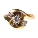 Ring, 750er GG, besetzt mit 3 Brillanten von zus. ca 0,30 ct., verschlungene Form, ges.7,2 g,