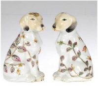 Paar Kaminhunde, China, Porzellan, gemarkt, floral bemalt, H. 13 cm