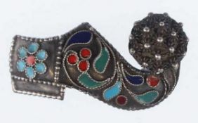 Brosche, in Form eines Schuhs, wohl um ca. 1920/30, 1000er Silber, punziert, farbigemaillier
