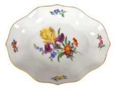 Meissen-Schälchen, Buntes Blume 3, Goldrand, 1. Wahl, Vierpaßform, 3x15,5x12 cm