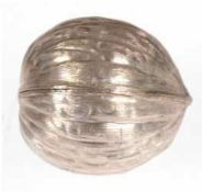 Pillendose in Form einer Walnuß, 925er Silber, punziert, ca. 18 g, Dm. 3 cm, L. 3,6 cm