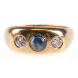 Ring, 585er GG, 2 Brillanten zus. ca. 0,50 ct., 1 Saphircabochon, Innendurchmesser 20,6mm, RG