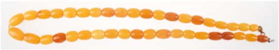 Bernstein-Kette, Butterscotch, mit Olivengliedern im Verlauf, Hakenverschluß, L.45 cm
