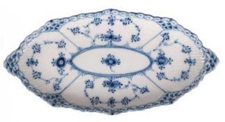 Schälchen, Royal Copenhagen, Musselmalet Halbspitze, oval, 24,x12 cm