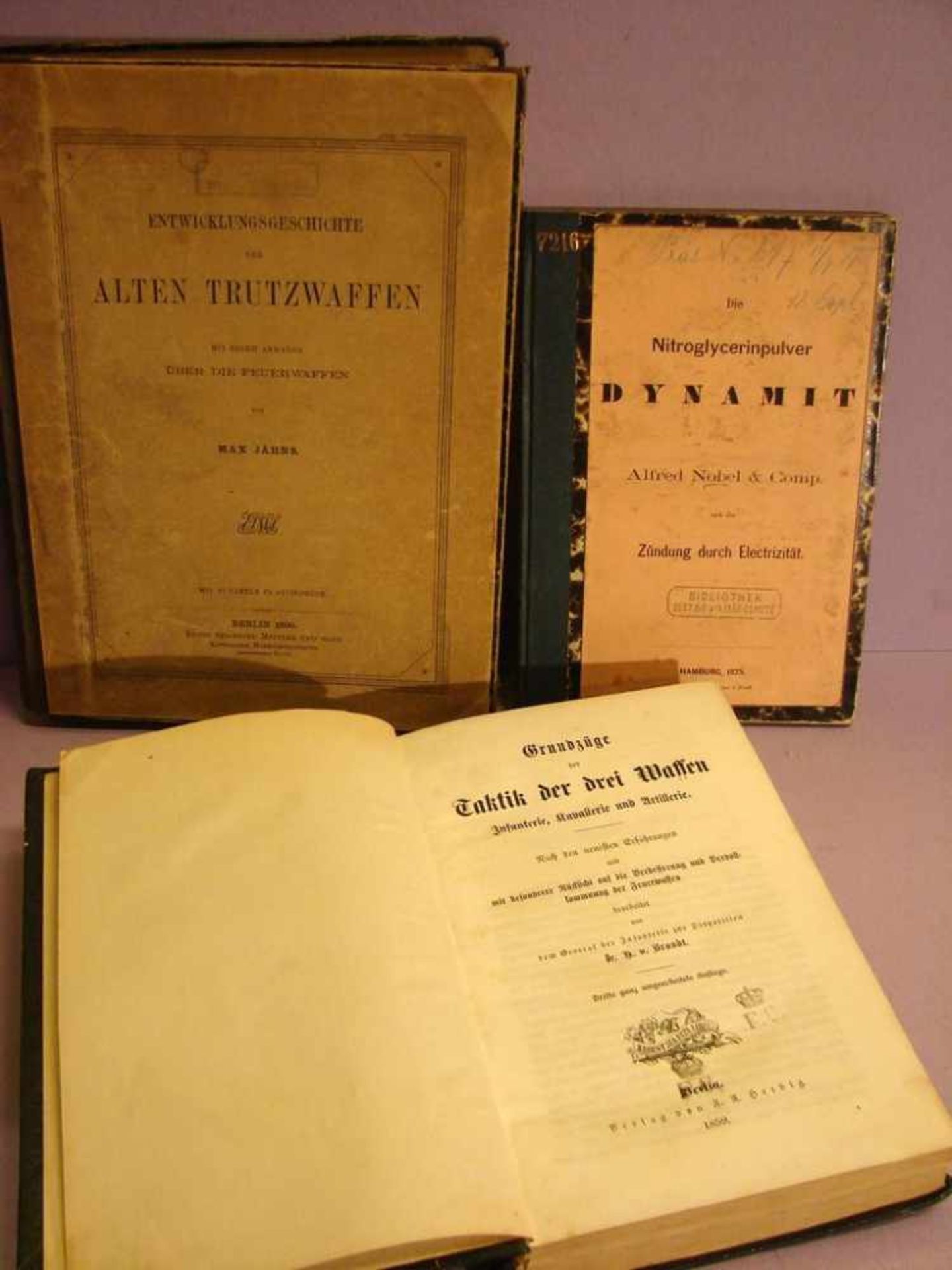 Konvolut Bücher, 3 Stück, Thema Waffenlehre, von 1859-99;<b
