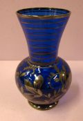 Vase, Glas, blau mit Malerei, Höhe ca. 15 cm<