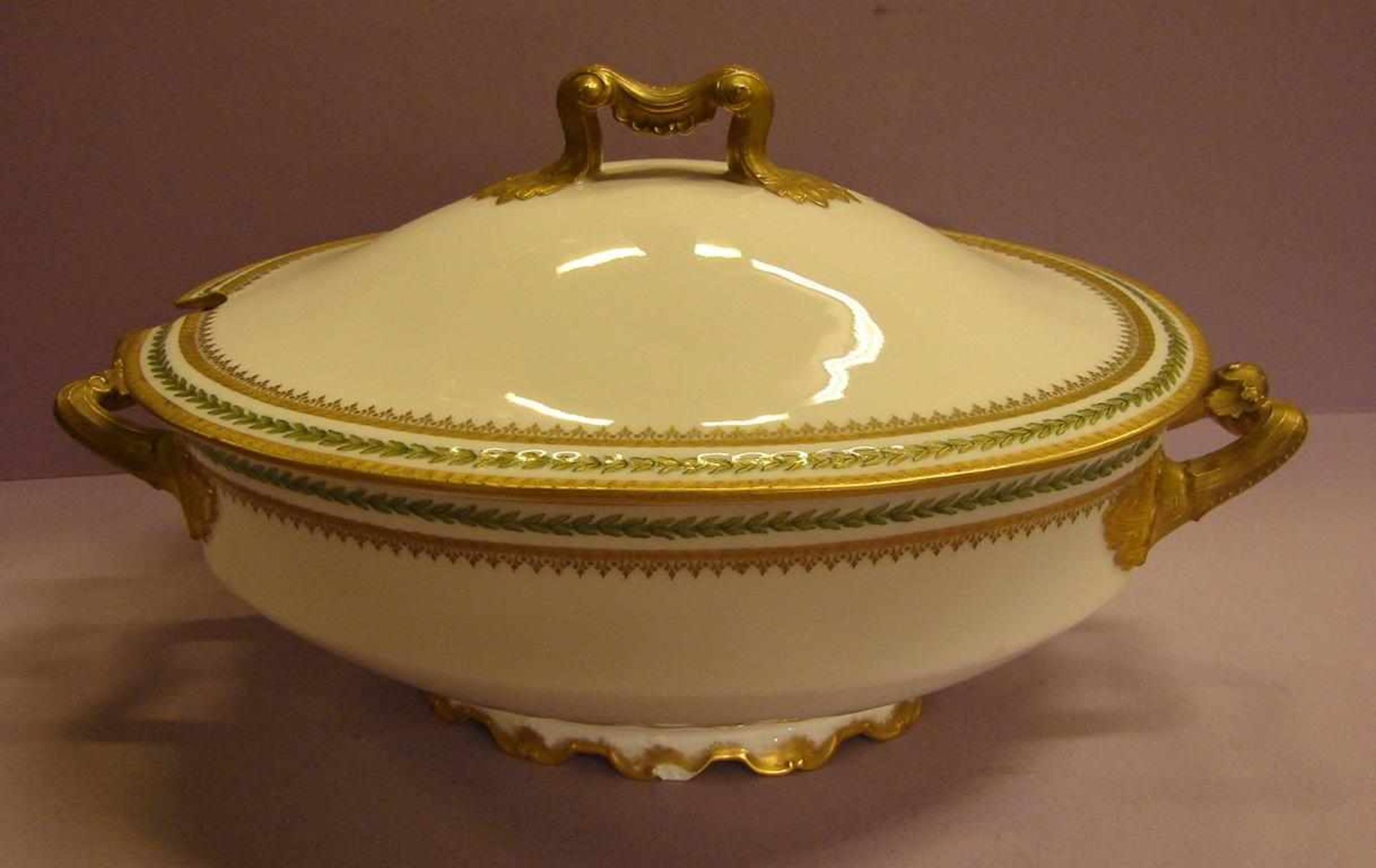 Deckelteriene, oval, Limoges, Haviland, mit Goldgriffen, ca. 38 x 24 cm