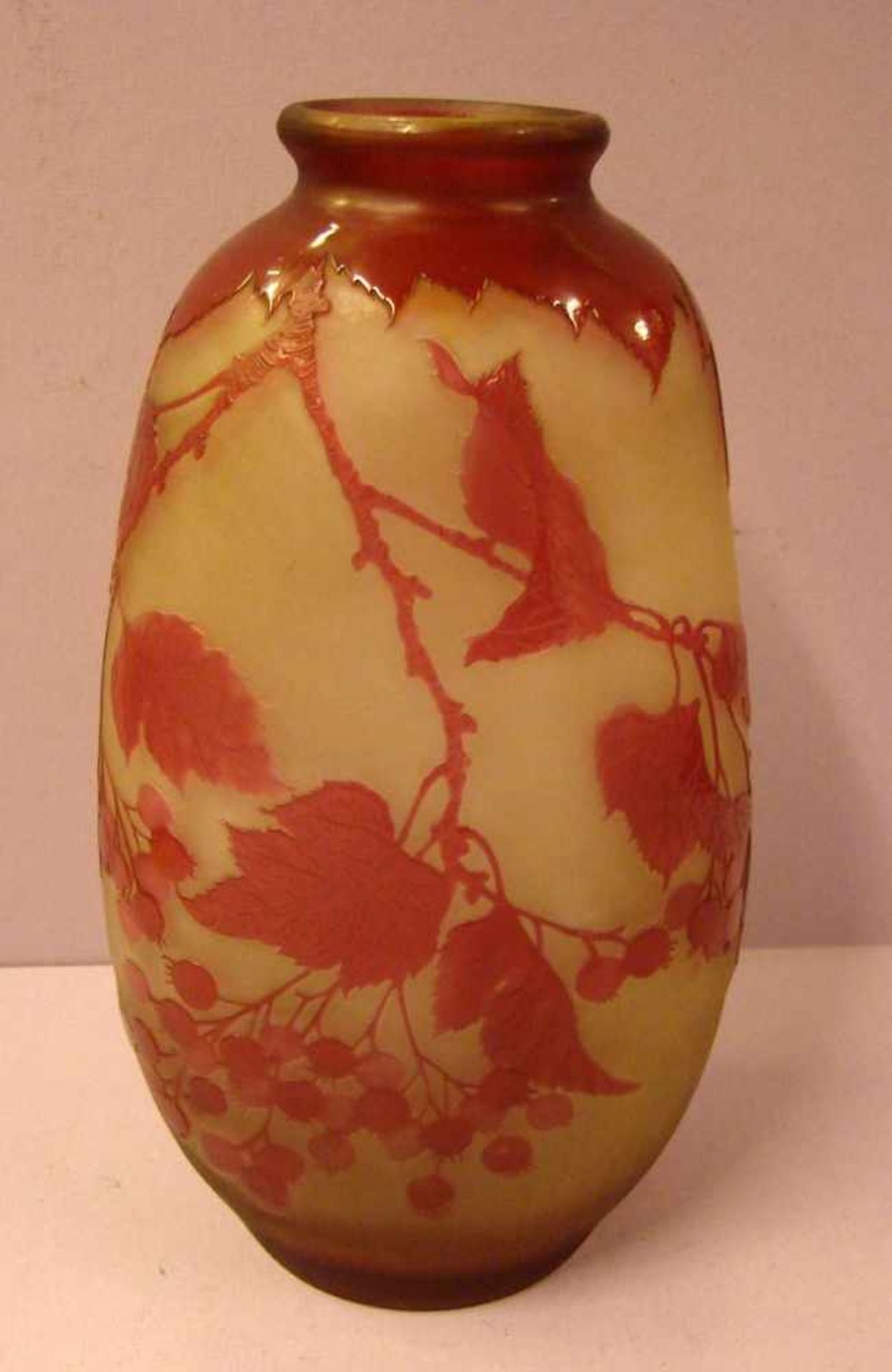 Vase, Émile Gallé (1846-1904), Nancy, signiert mit Stern (1904-1906). Höhe ca. 32 cm,<br