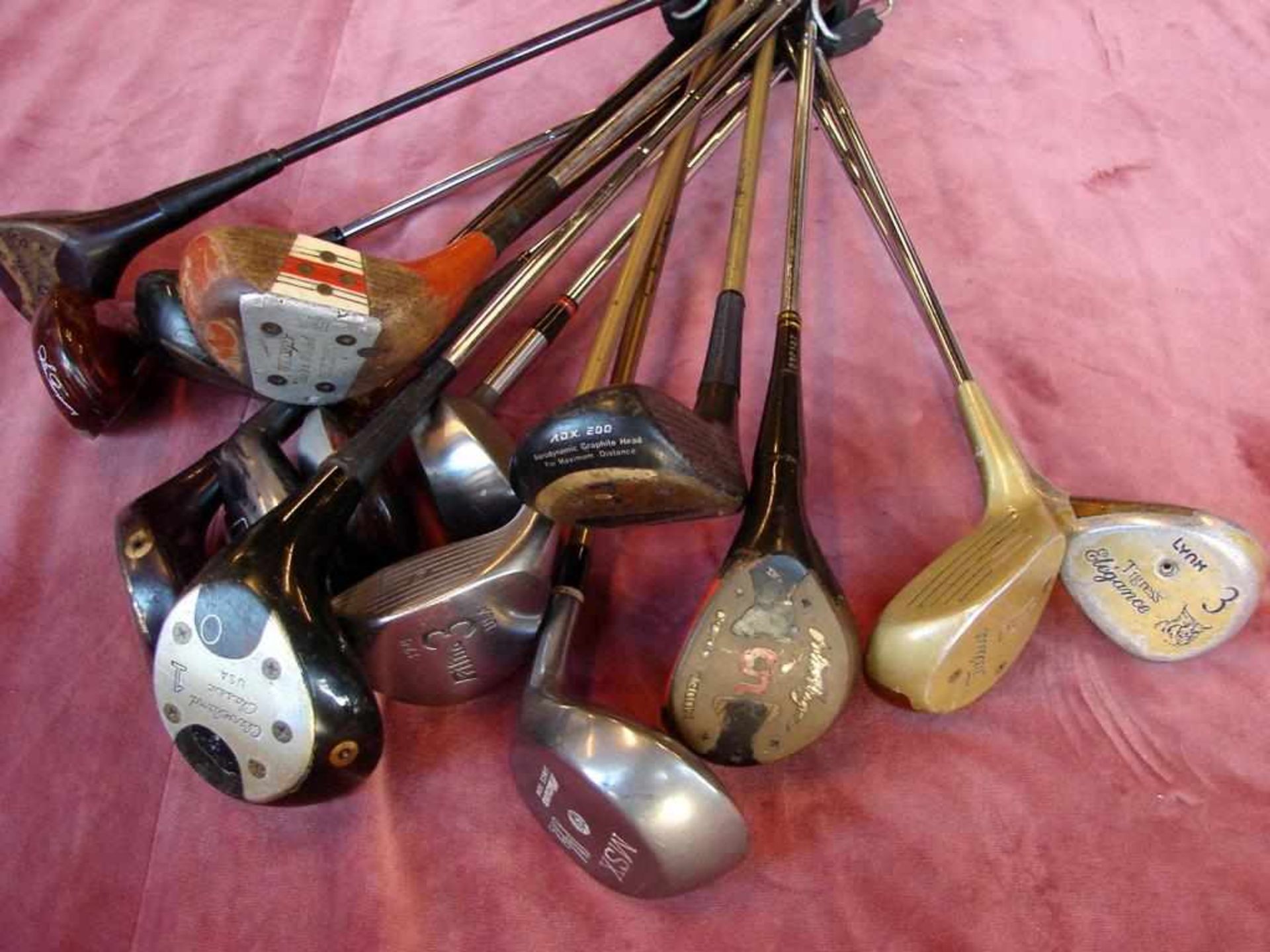 Golfbag mit Schlägern, 70/80er Jahre, Eisen (geschmiedete Blades),< - Bild 2 aus 2