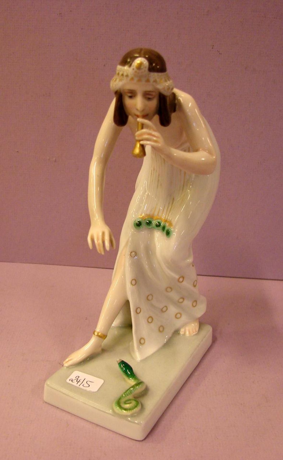 Porzellanfigur, Frau mit Flöte und Schlange, Rosenthal, Selb bzw. Weigand, Höhe ca. 18 cm
