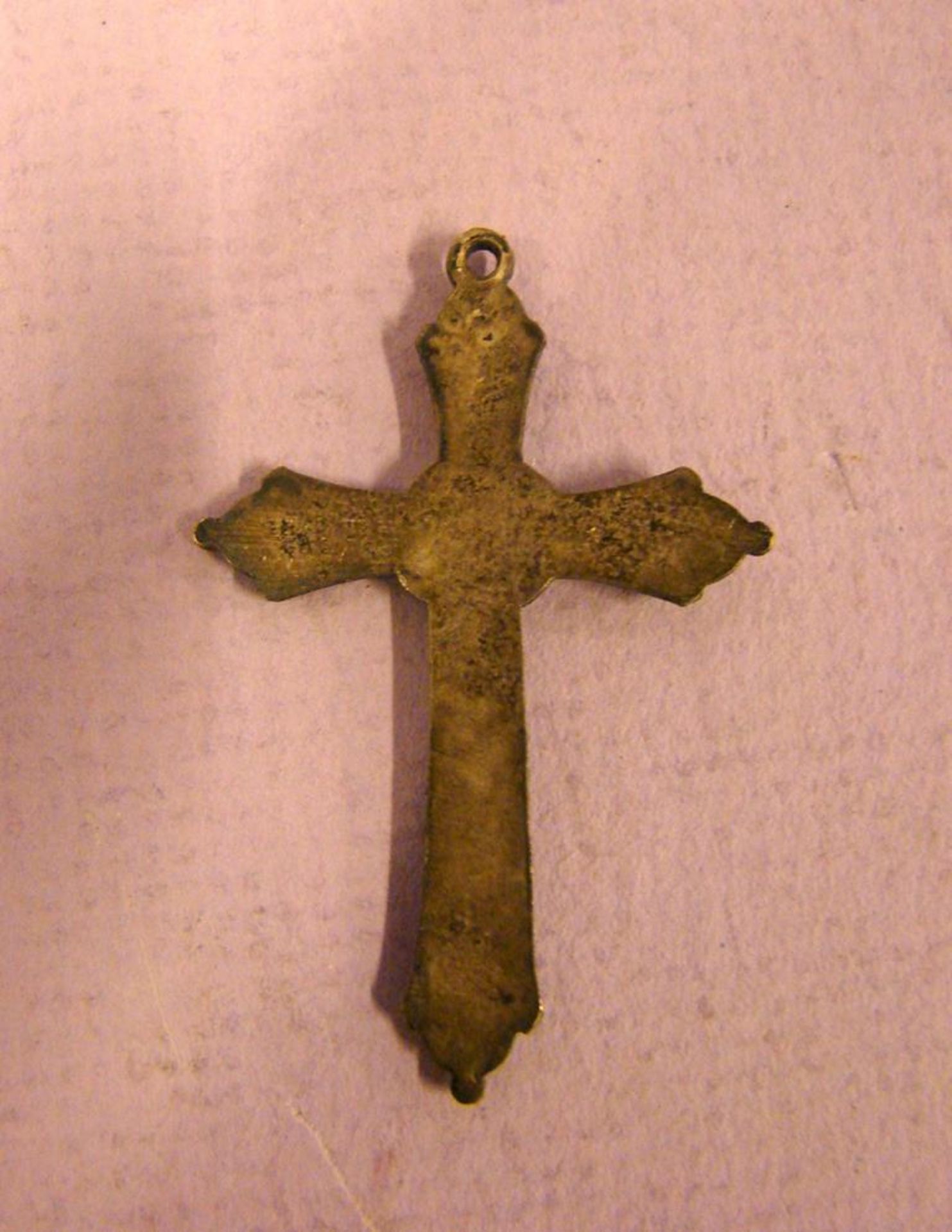 Konvolut Schmuckteile, u.a. Medaillon, kleine Taschenuhr, Ketten, kleines Kreuz - Bild 3 aus 4