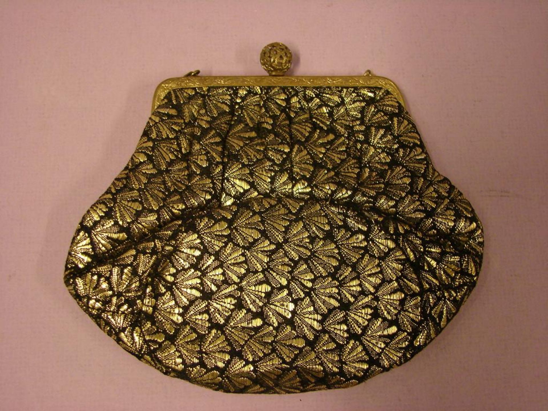 Kleine Ausgehhandtasche, Brokatstoff, schwarz/gold, ca. 15x13 cm