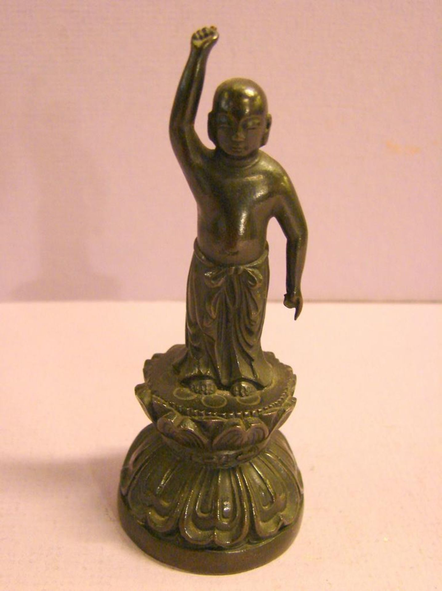 Kleine Bronze, Asien, H. ca. 9,5 cm