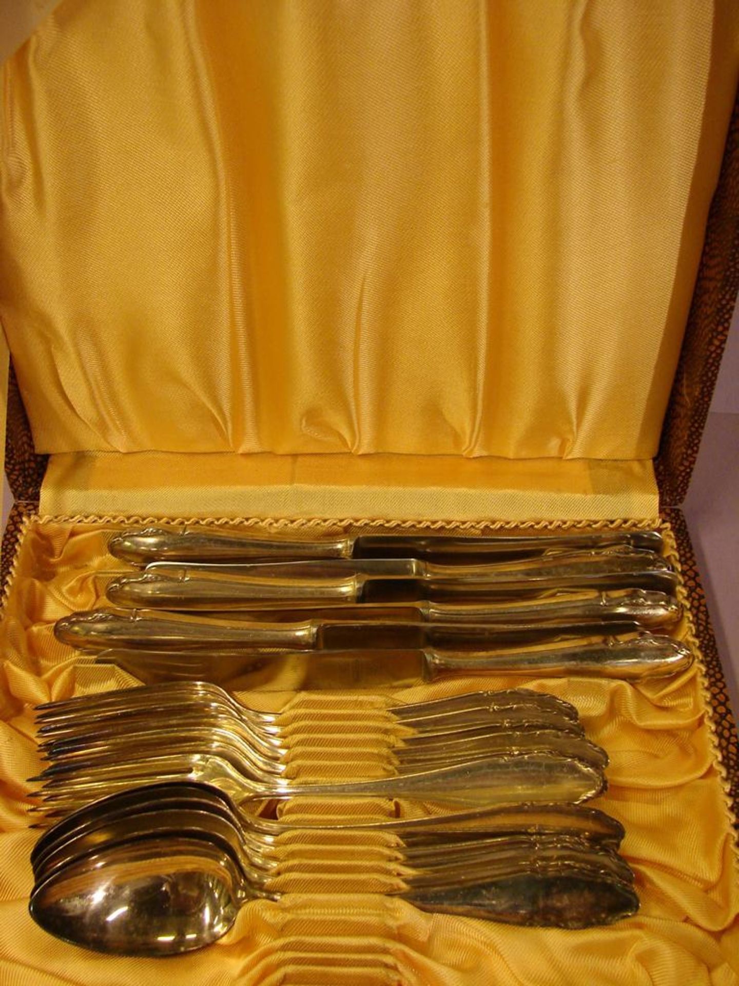 Kasten mit Besteck für 6 Personen, WMF, 90er Auflage (Löffel, Gabeln, Messer)