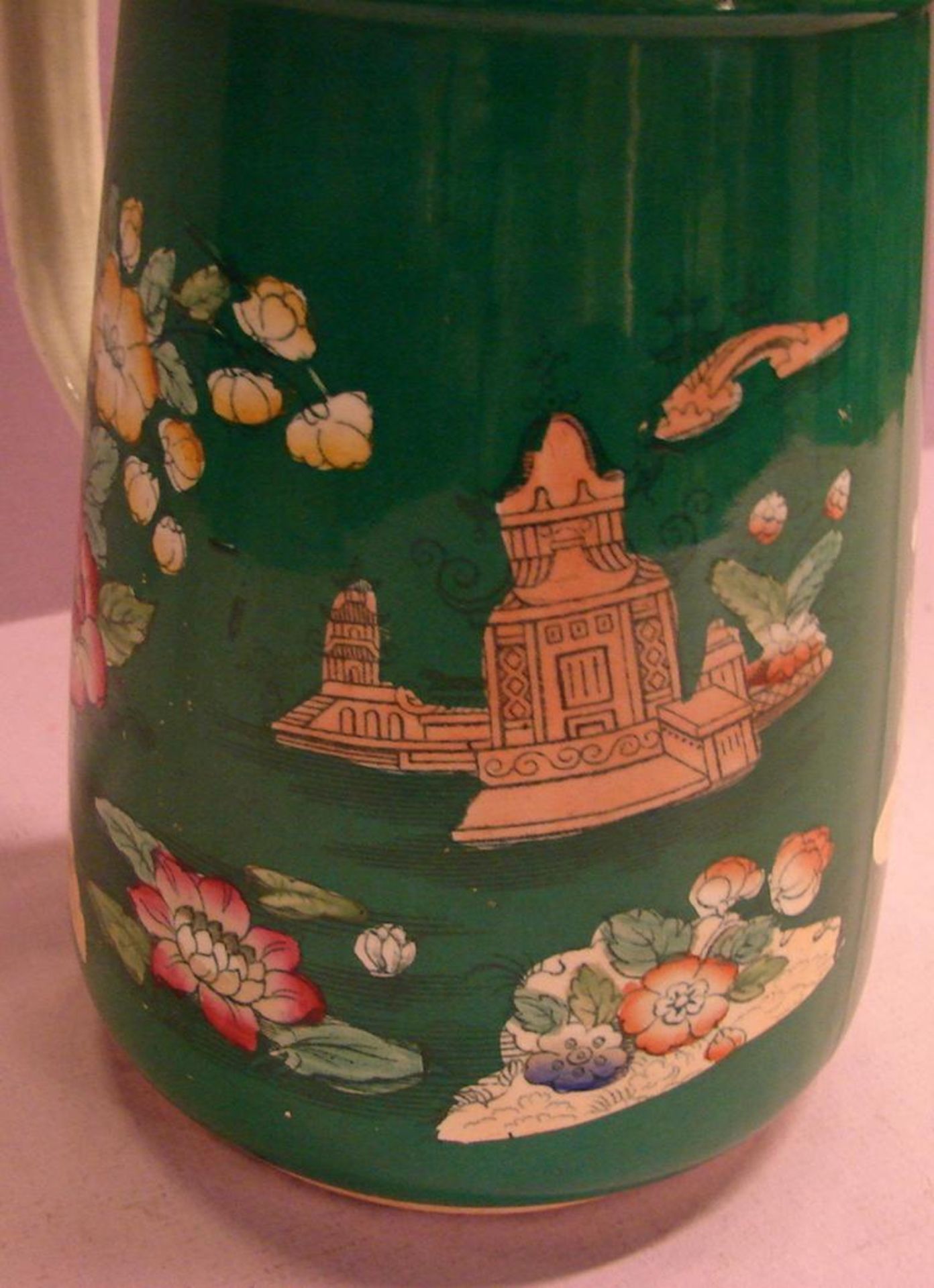 Keramikkrug mit Zinndeckel, asiatische Bemalung, H. ca. 22 cm - Image 2 of 2