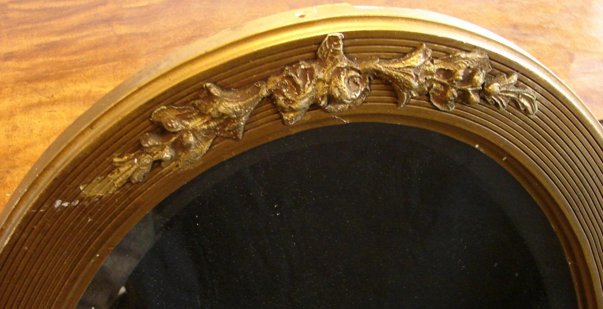 Spiegel, oval, mit Rosenornamenten, Facettenschliff, ca. 84 x 56 cm - Image 2 of 3