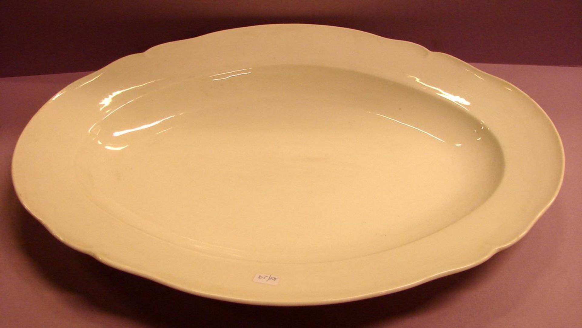 Ovale Platte, KPM, weiß, gewellter Rand, ca. 50 x 37 cm