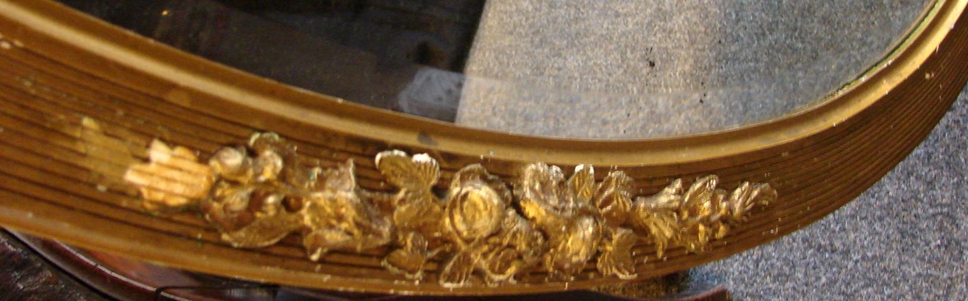 Spiegel, oval, mit Rosenornamenten, Facettenschliff, ca. 84 x 56 cm - Image 3 of 3