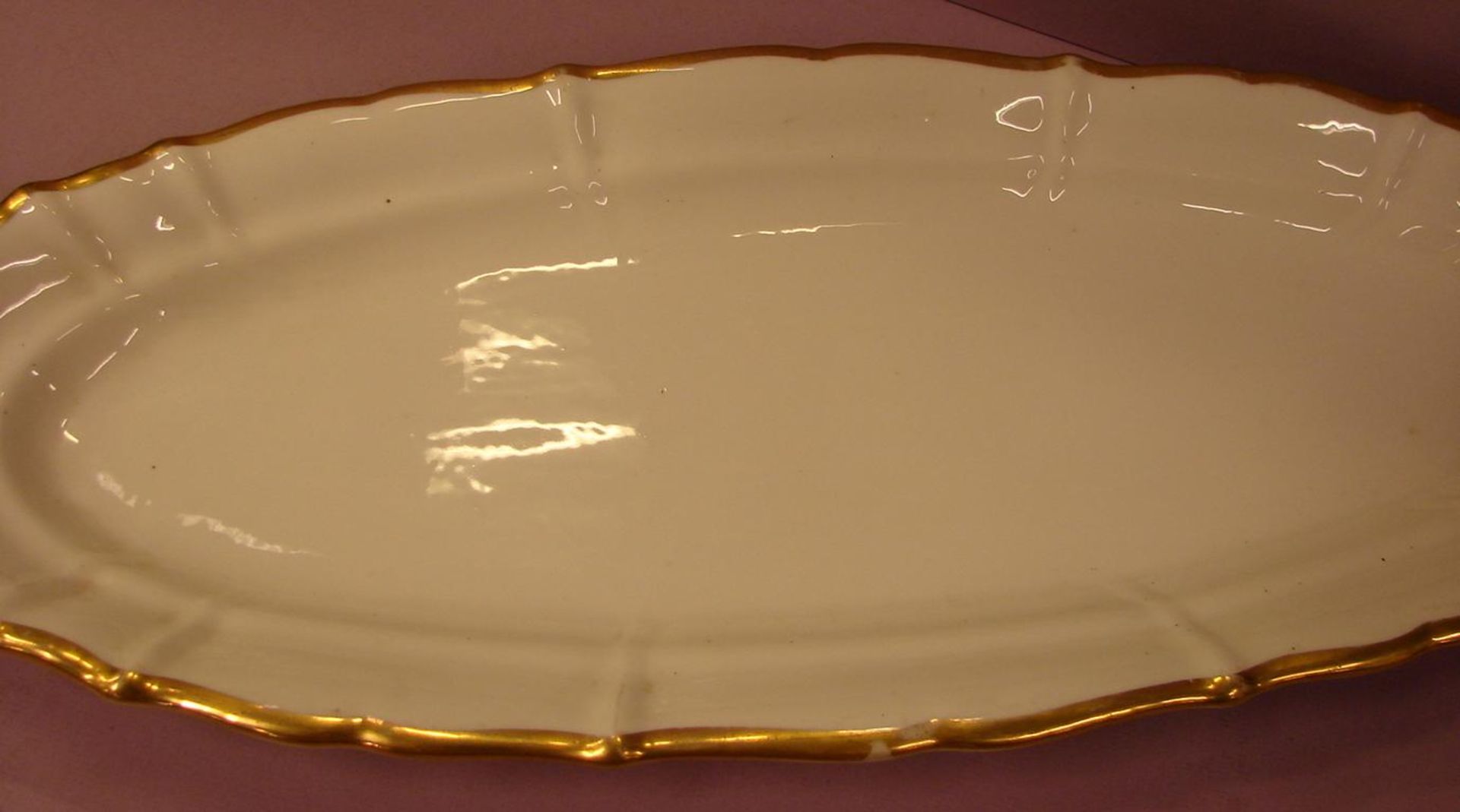 Fischplatte, Frankreich, weiss mit Goldrand (leicht verwischt), Länge ca. 63, B. 24 cm - Bild 2 aus 2