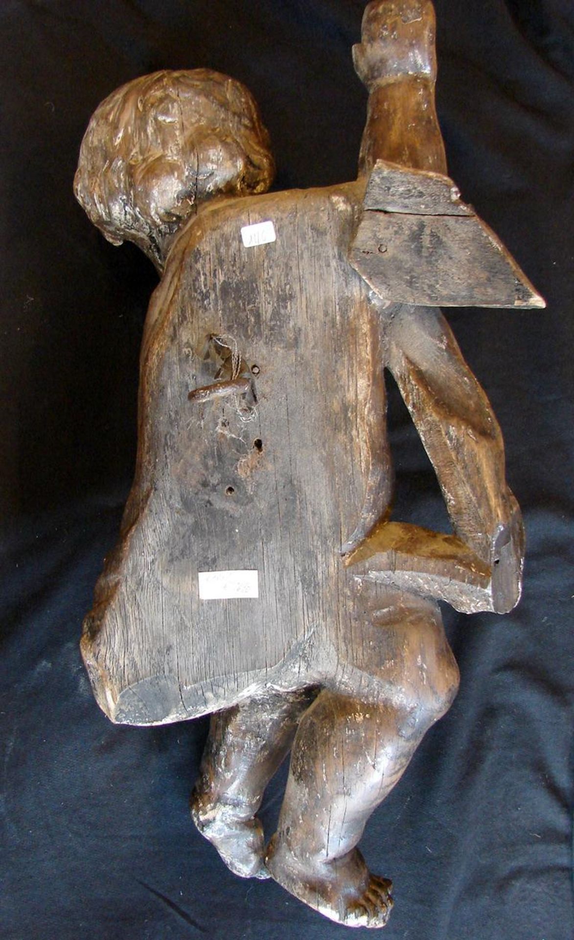 Putte, Eichenholz, Höhe ca. 58 cm, (linker Arm restauriert) - Bild 4 aus 4