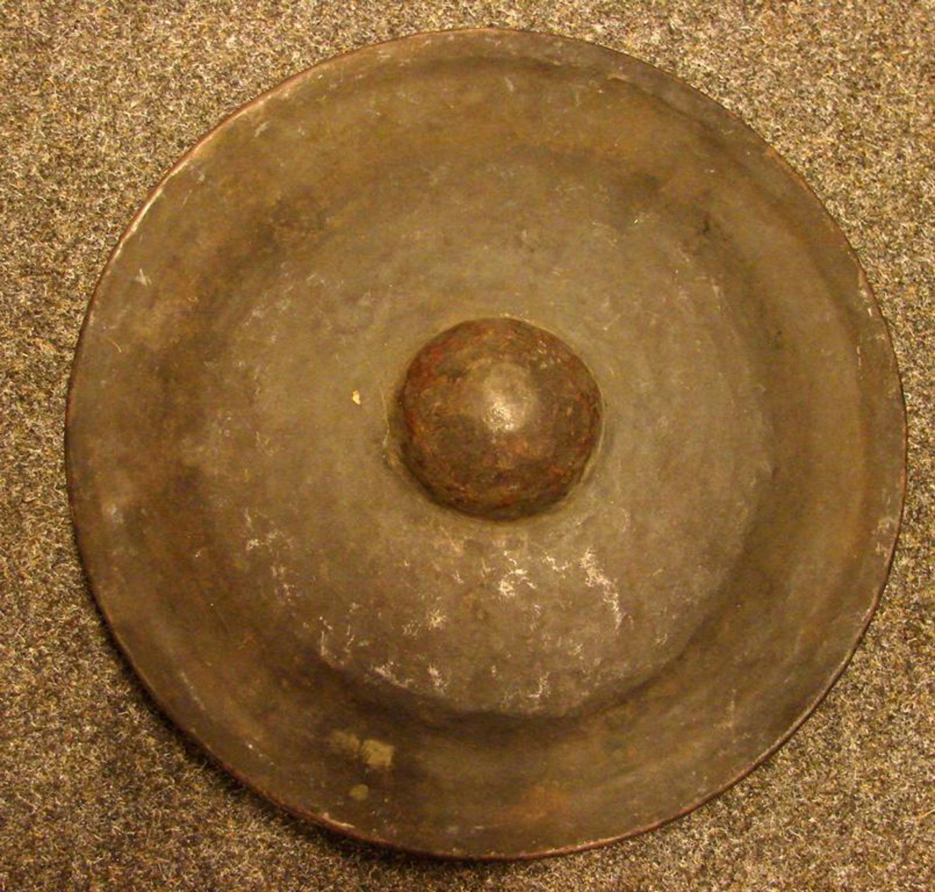 Gong, wohl Indonesien, wohl Bronze, Dm. Ca. 40 cm