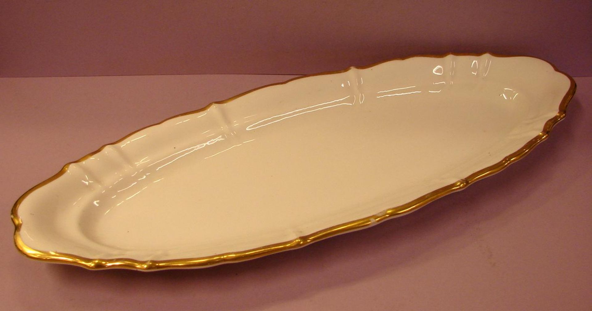 Fischplatte, Frankreich, weiss mit Goldrand (leicht verwischt), Länge ca. 63, B. 24 cm
