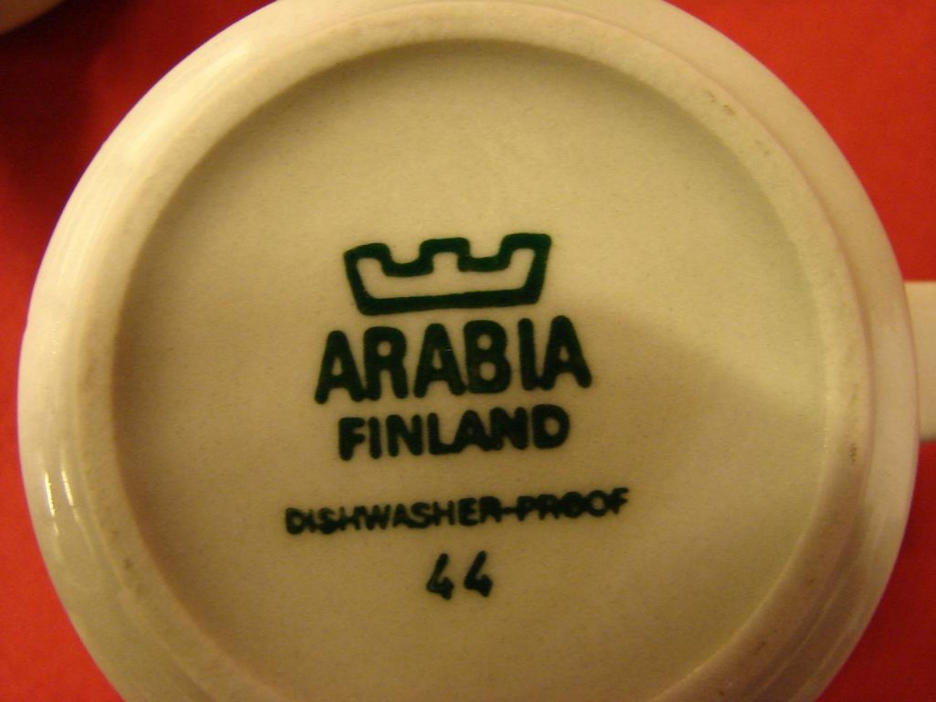 Geschirrset, Arabia, Finnland, 10 Tassen mit Untertassen, 3 kleine Teller, Dose mit Deckel - Bild 2 aus 2